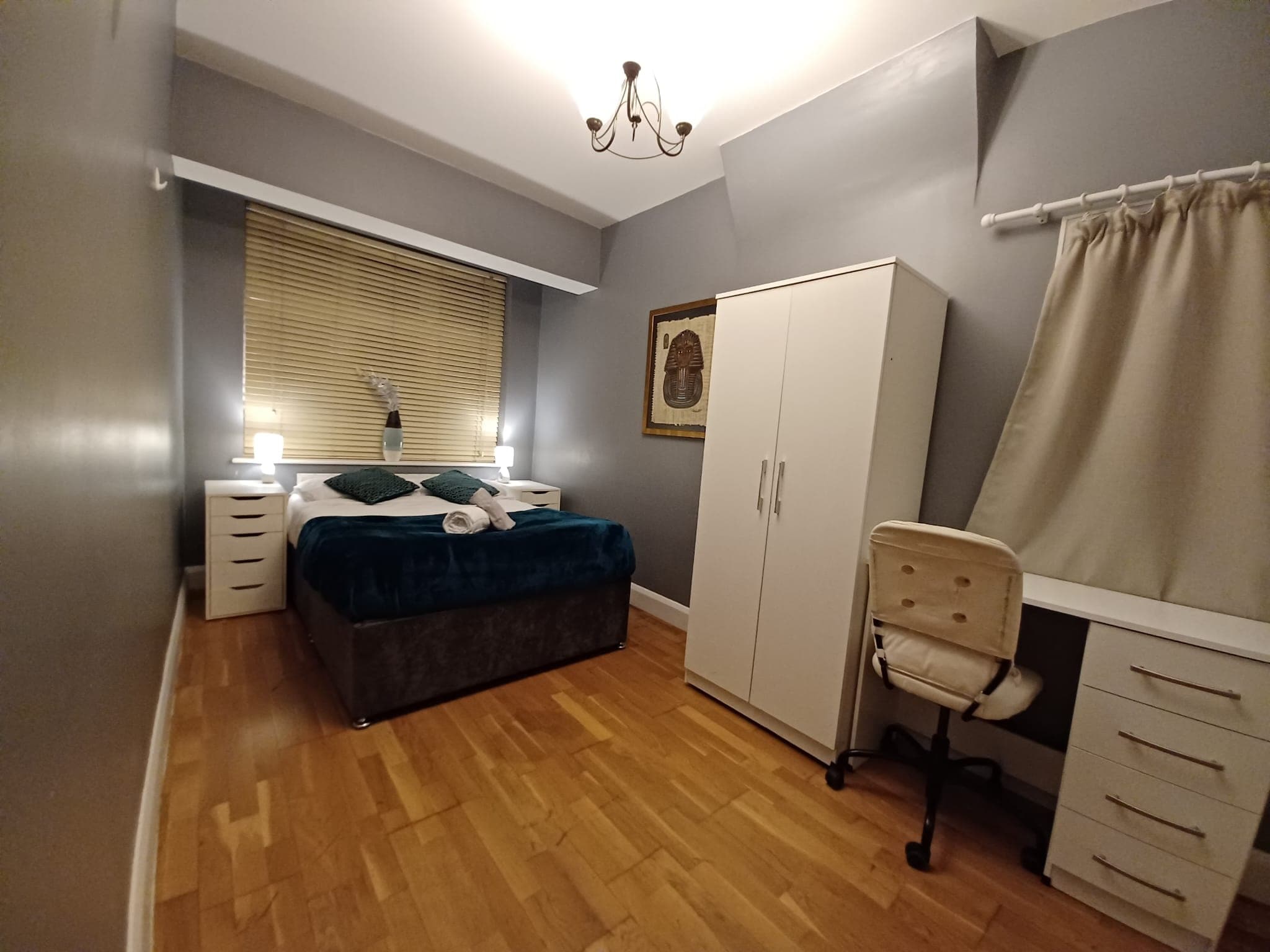 Gemstone Room 2 photograph 3