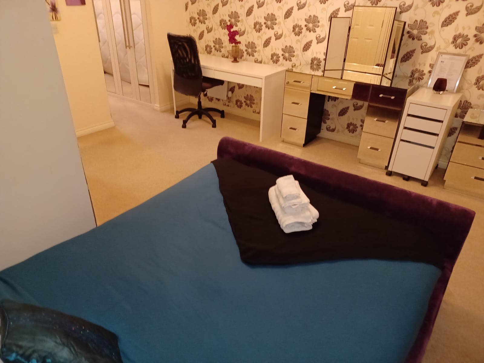 Rookery Room 4 photograph 2