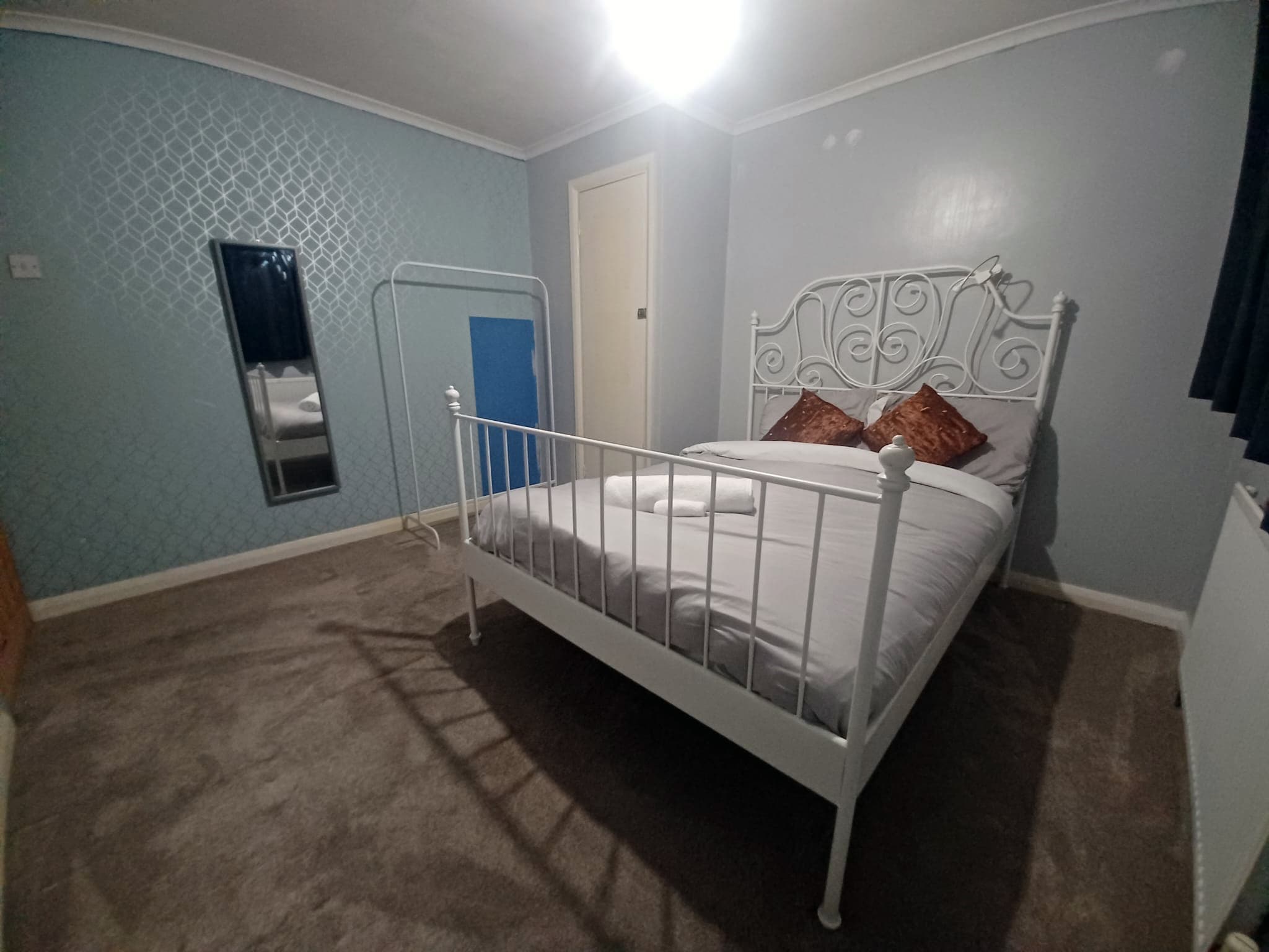Rushdon Room 2