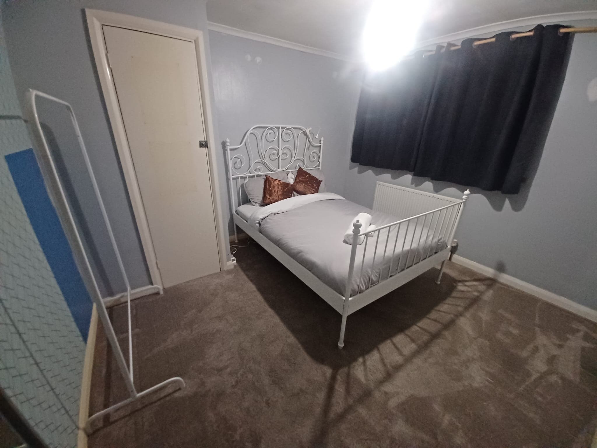 Rushdon Room 2 photograph 2