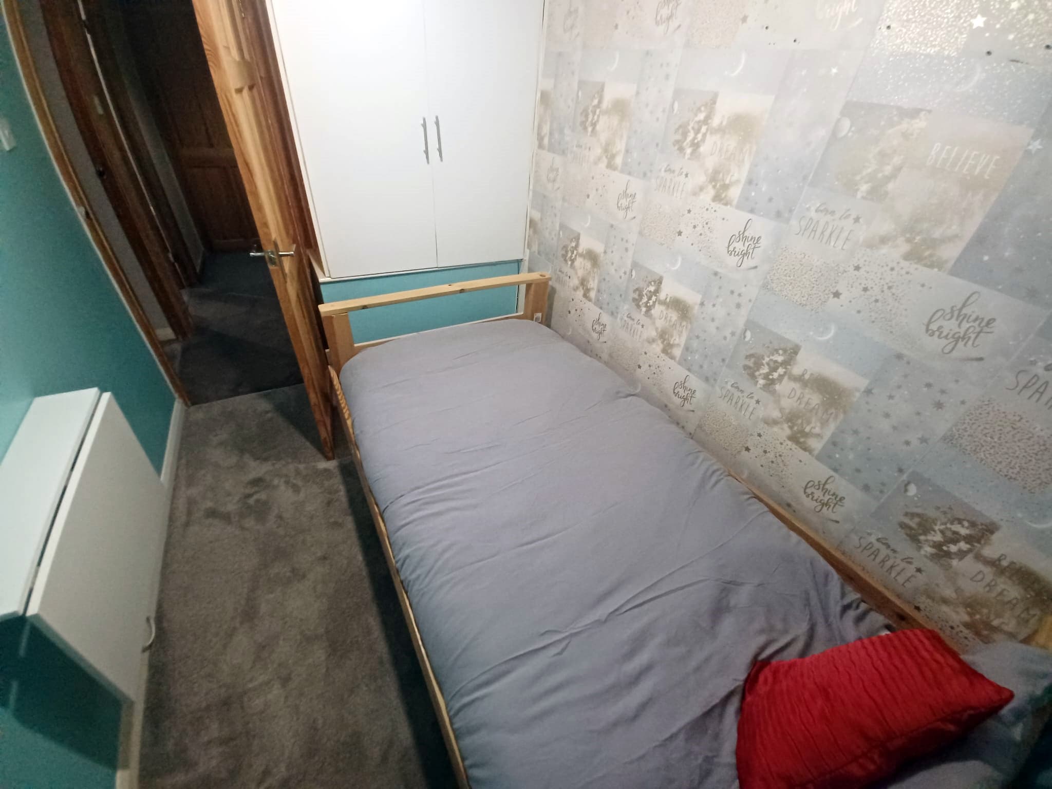 Rushdon Room 4 photograph 2