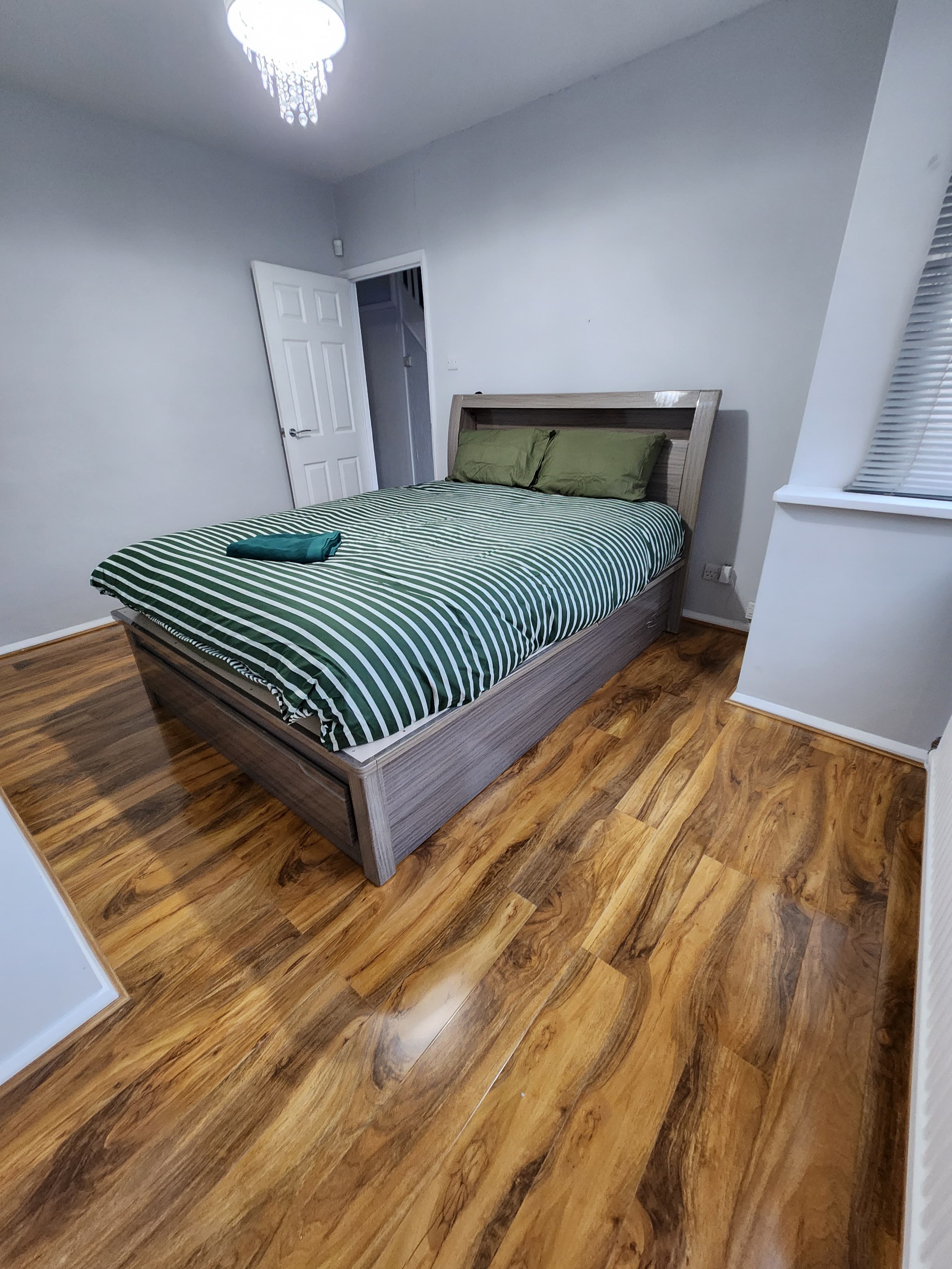 Walnut Room 1